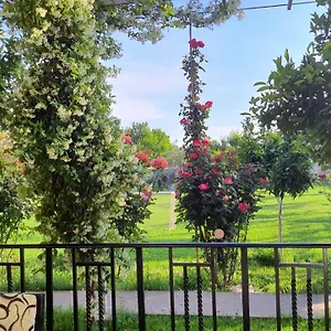 With Private Garden Séjour à la campagne Shkodër